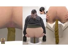 5カメWフルショット 美尻開帳放屁大便5 サンプル画像 5